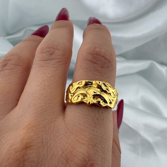 Half face Venus Unisex antique mythologyGold-Tone Statement Ring - Picture 3 of 5